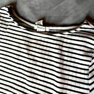Black and white stripped cropped shirt